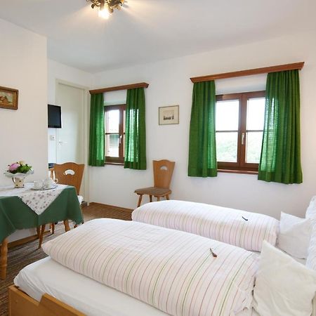 Alter Ziehbrunnen Hotel Bad Endorf Bagian luar foto