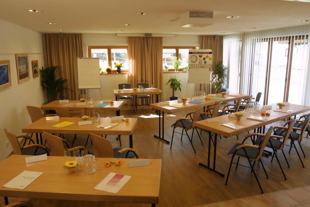 Alter Ziehbrunnen Hotel Bad Endorf Bagian luar foto