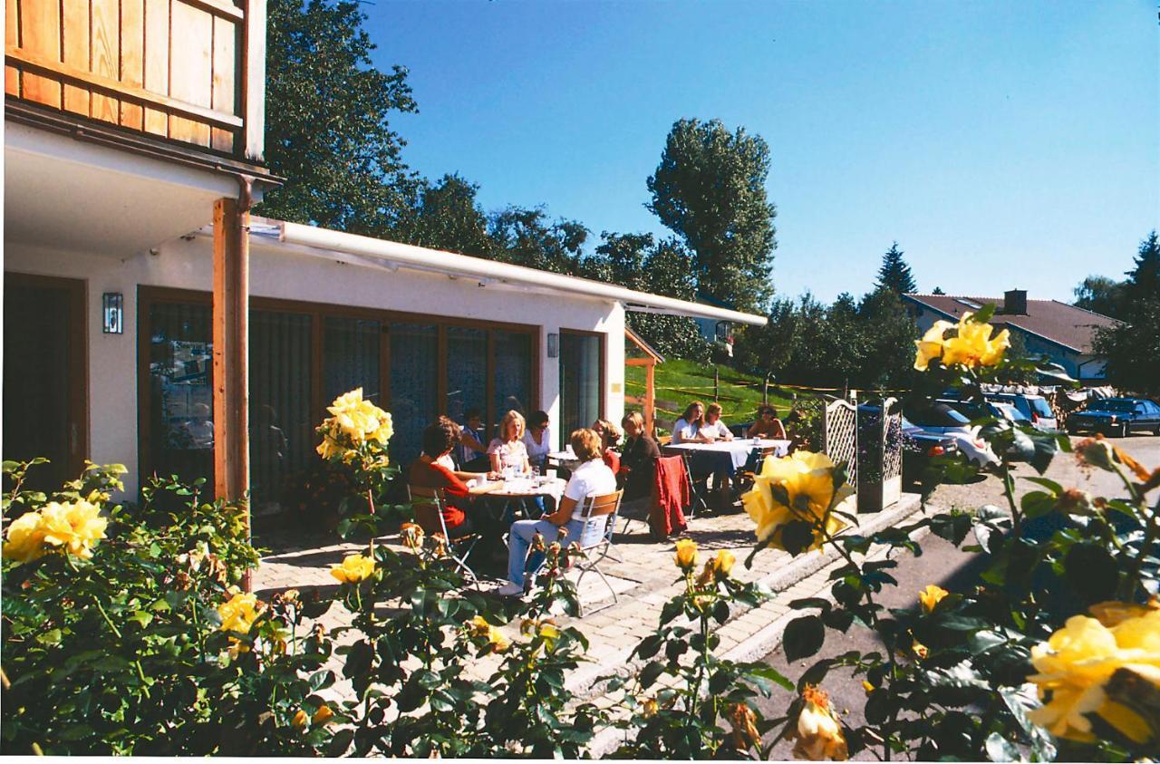 Alter Ziehbrunnen Hotel Bad Endorf Bagian luar foto