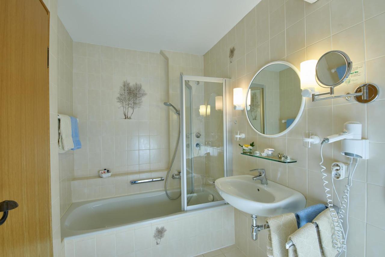 Alter Ziehbrunnen Hotel Bad Endorf Bagian luar foto