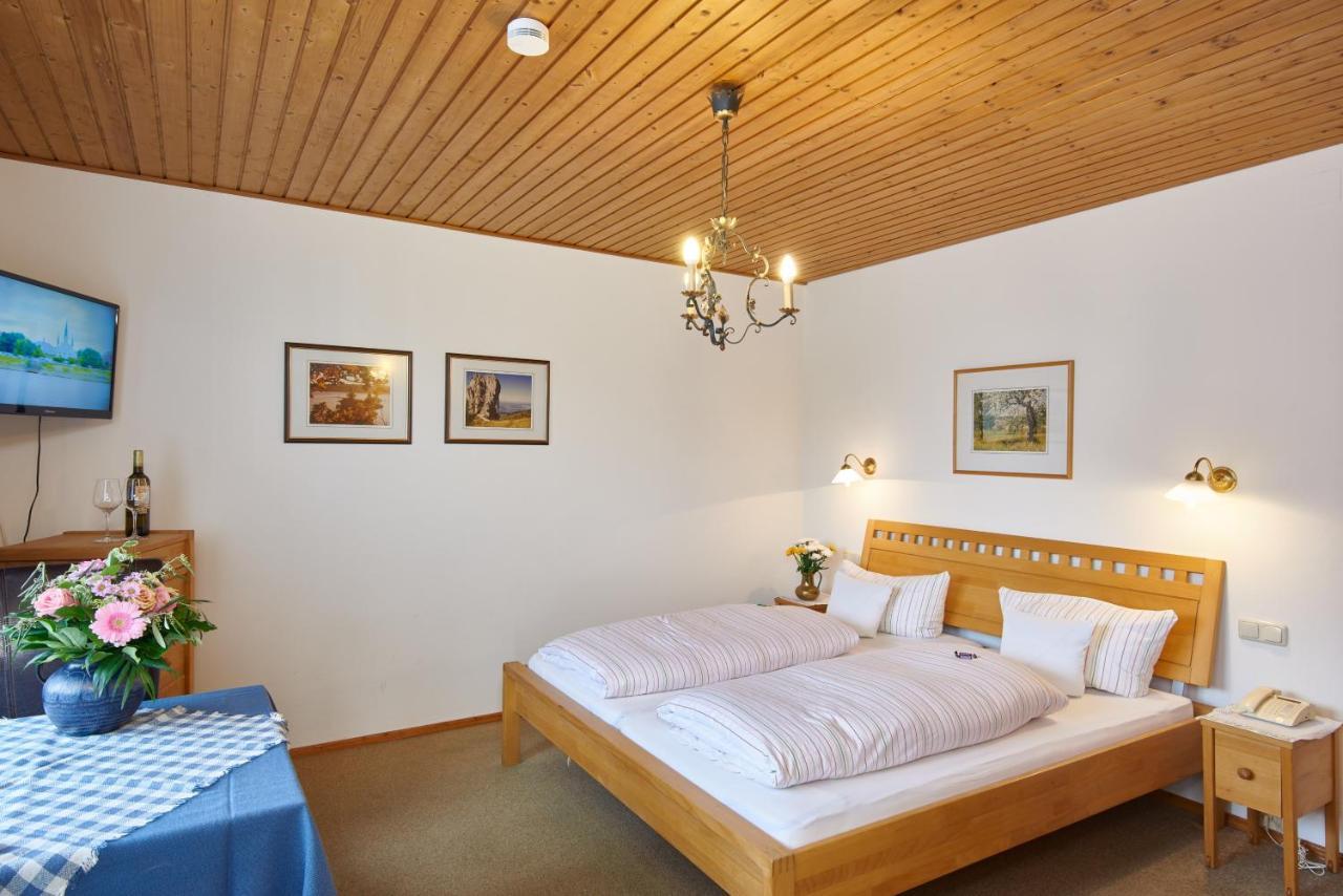 Alter Ziehbrunnen Hotel Bad Endorf Bagian luar foto